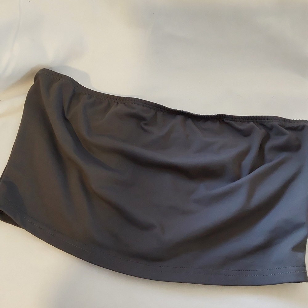 Lot of 4 Shein Tops, Women's Size 6 * Medium Set of 4 Shein Cropped Tops